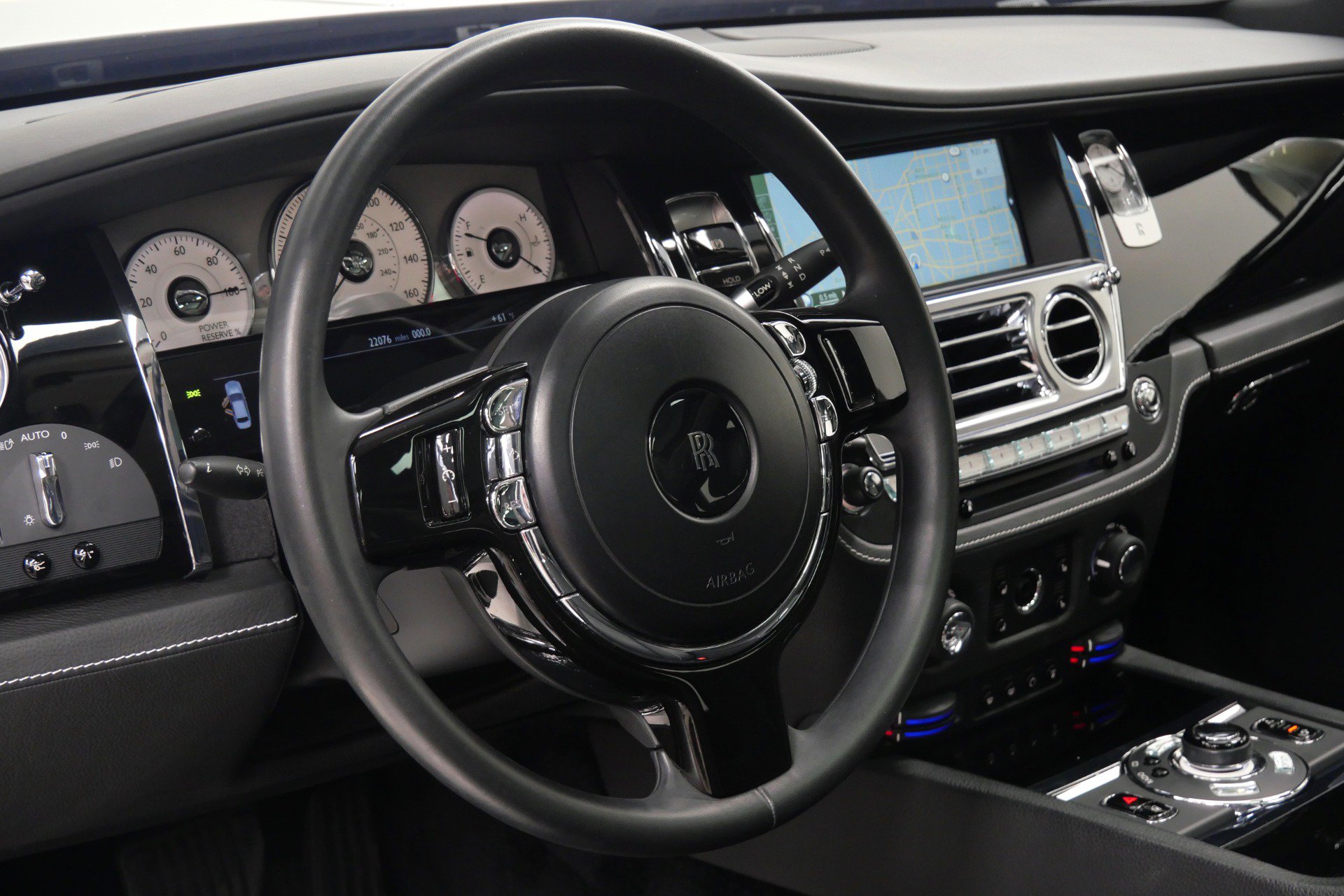 Used 2013 Rolls-Royce Ghost RWD image 24