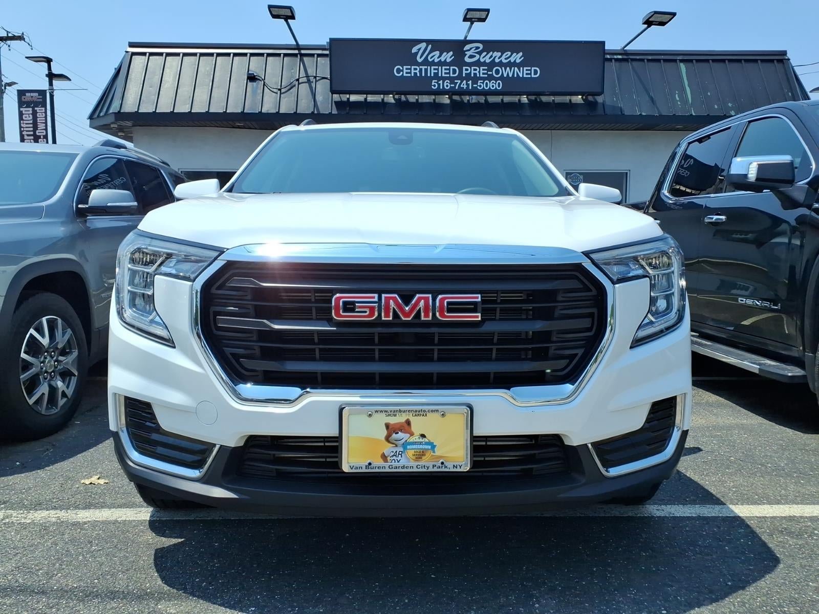 Used 2024 GMC Terrain SLE w/ Driver Convenience Package AWD/4WD image 2