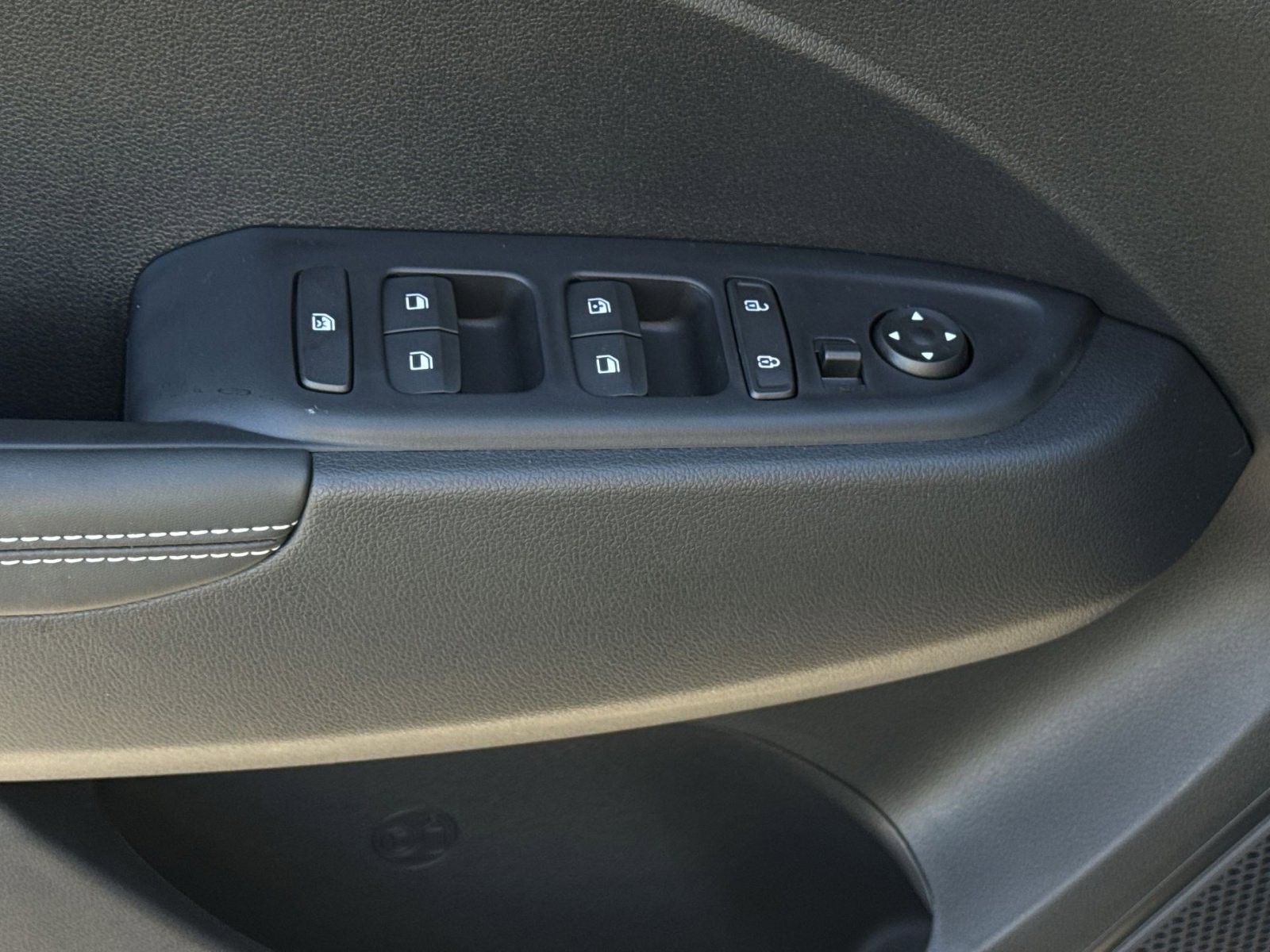 New 2026 Hyundai Venue SEL FWD image 15