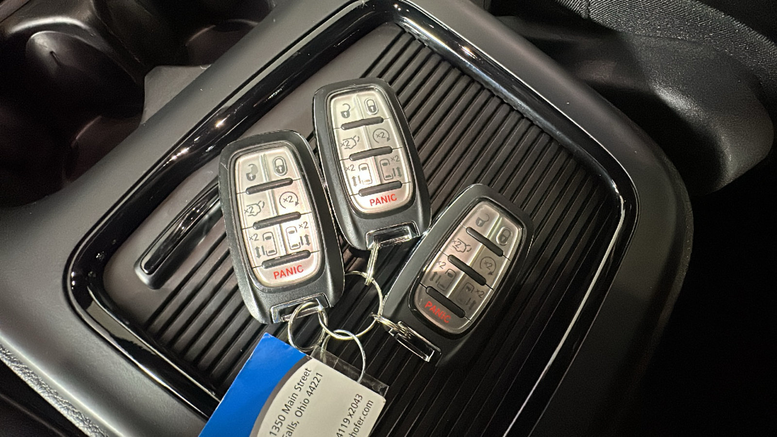 Used 2023 Chrysler Pacifica Touring-L w/ Uconnect Theater Family Group FWD image 24