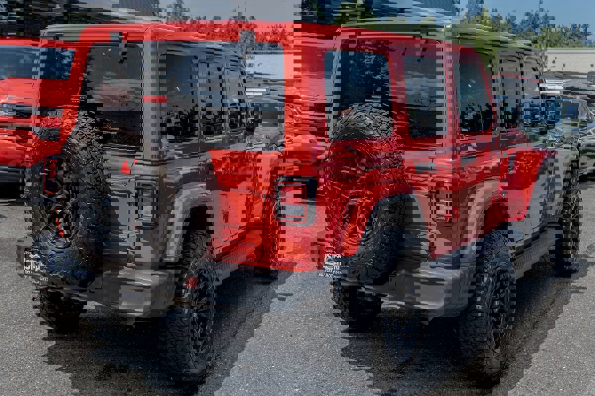 Used 2021 Jeep Wrangler Unlimited Sahara w/ Uconnect 4C Nav & Sound Group image 15