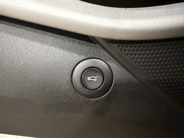 Used 2019 Chevrolet Camaro LT image 10