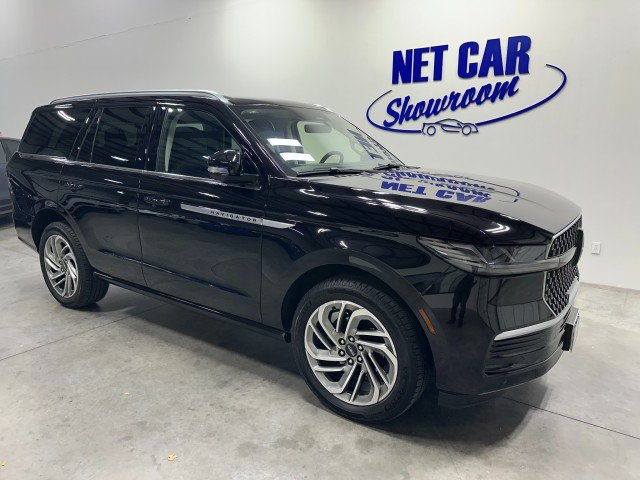 Used 2025 Lincoln Navigator Reserve AWD/4WD image 1