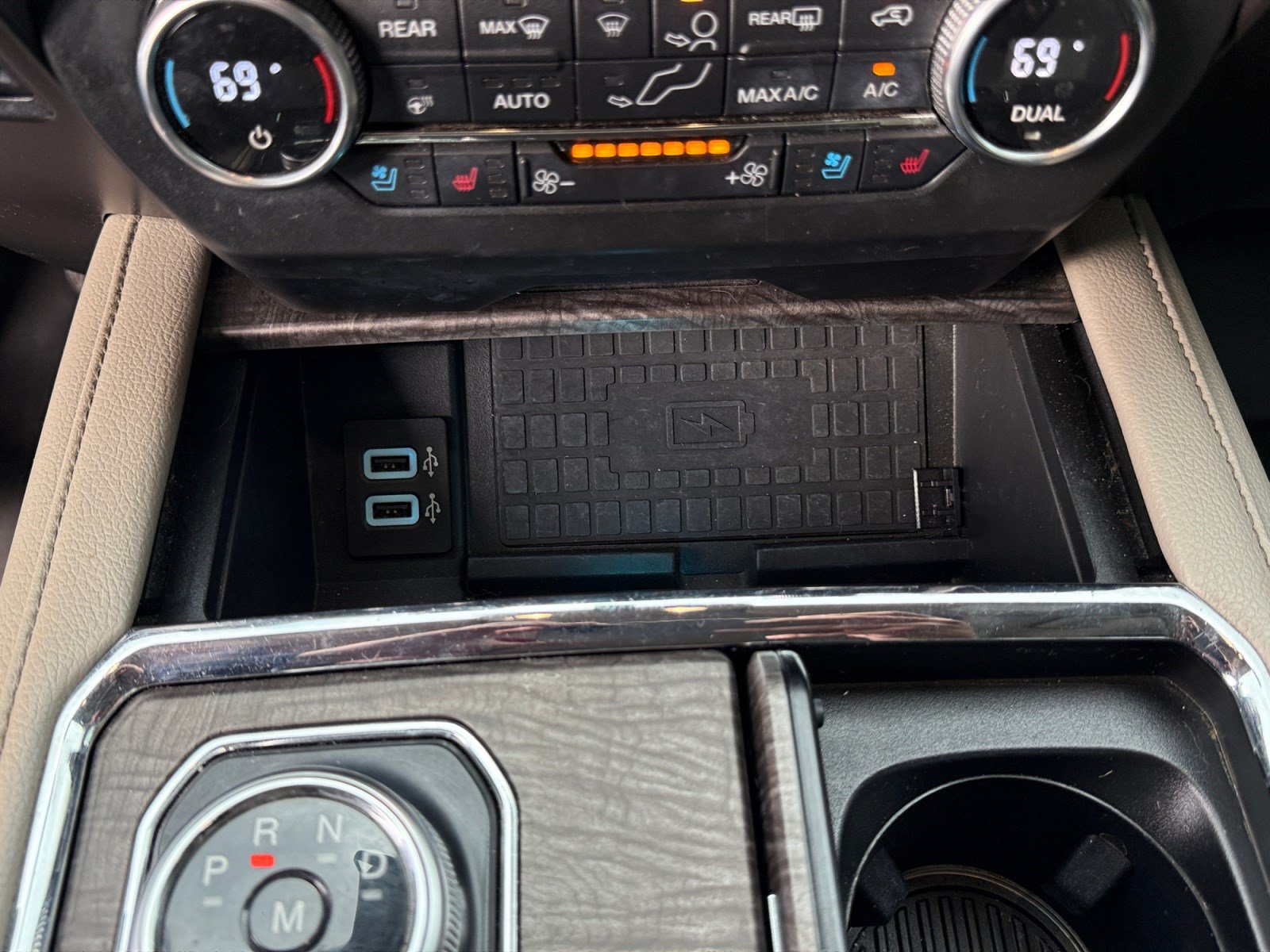 Used 2019 Ford Expedition Limited w/ Equipment Group 301A AWD/4WD image 29