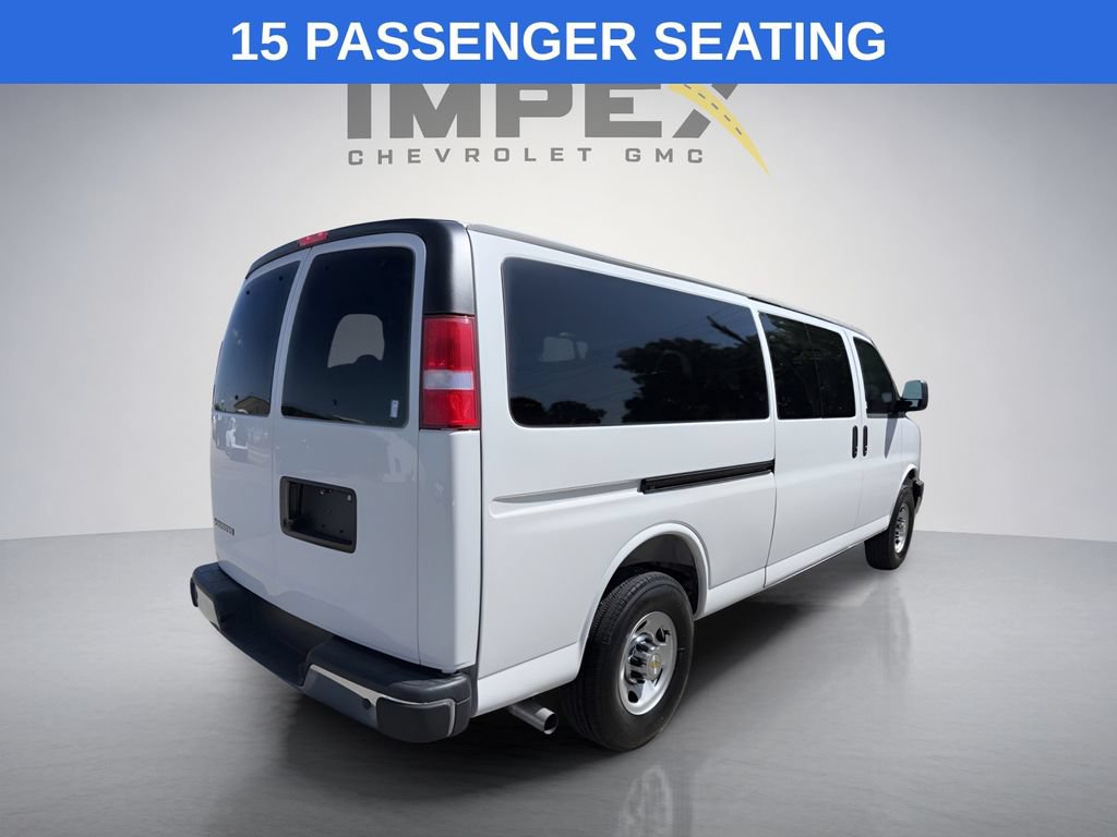 Used 2025 Chevrolet Express 3500 LT w/ LT Preferred Equipment Group RWD image 5