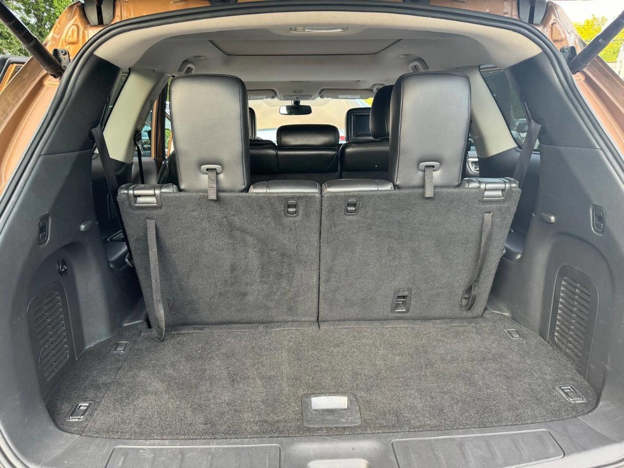 Used 2017 Nissan Pathfinder Platinum w/ Family Entertainment Package image 14