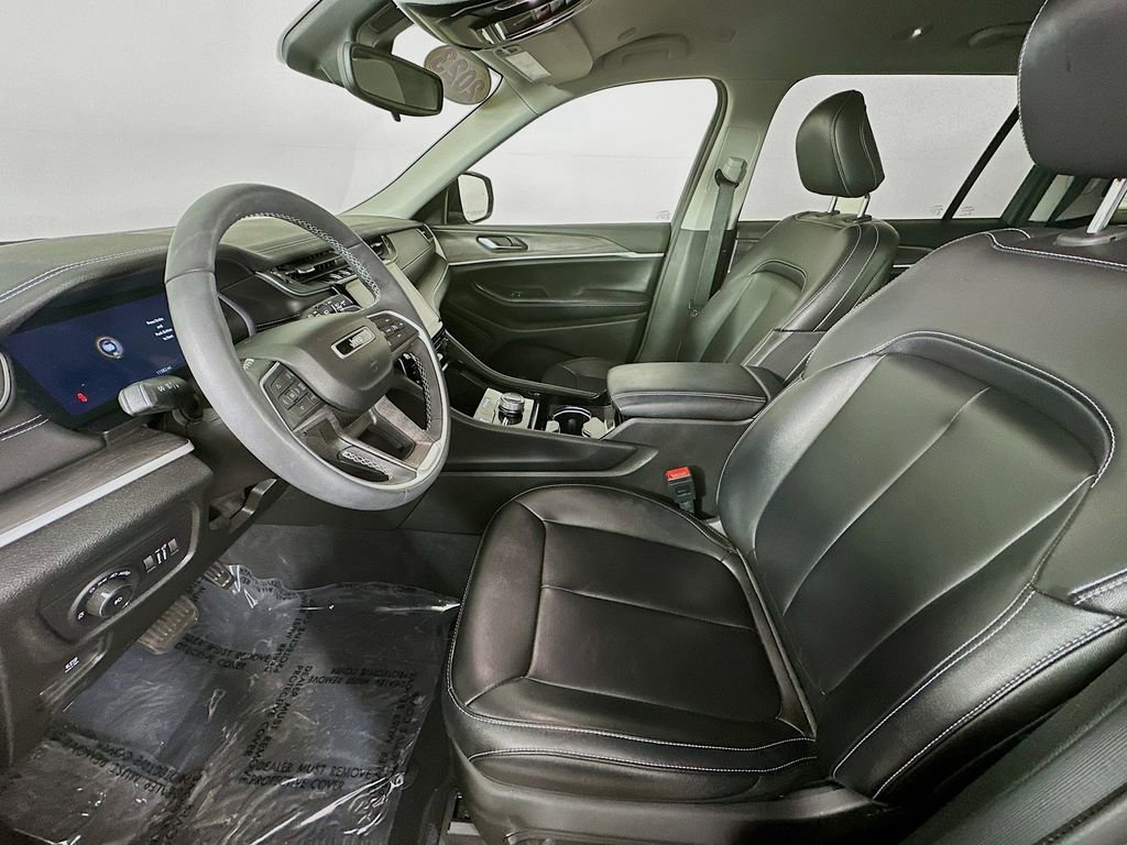 Used 2023 Jeep Grand Cherokee L Limited AWD/4WD image 29