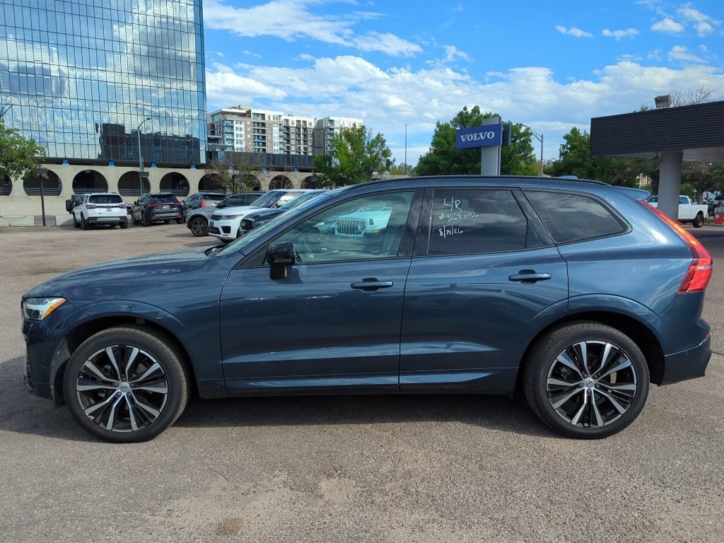 Used 2023 Volvo XC60 B5 Plus w/ Climate Package AWD/4WD image 4