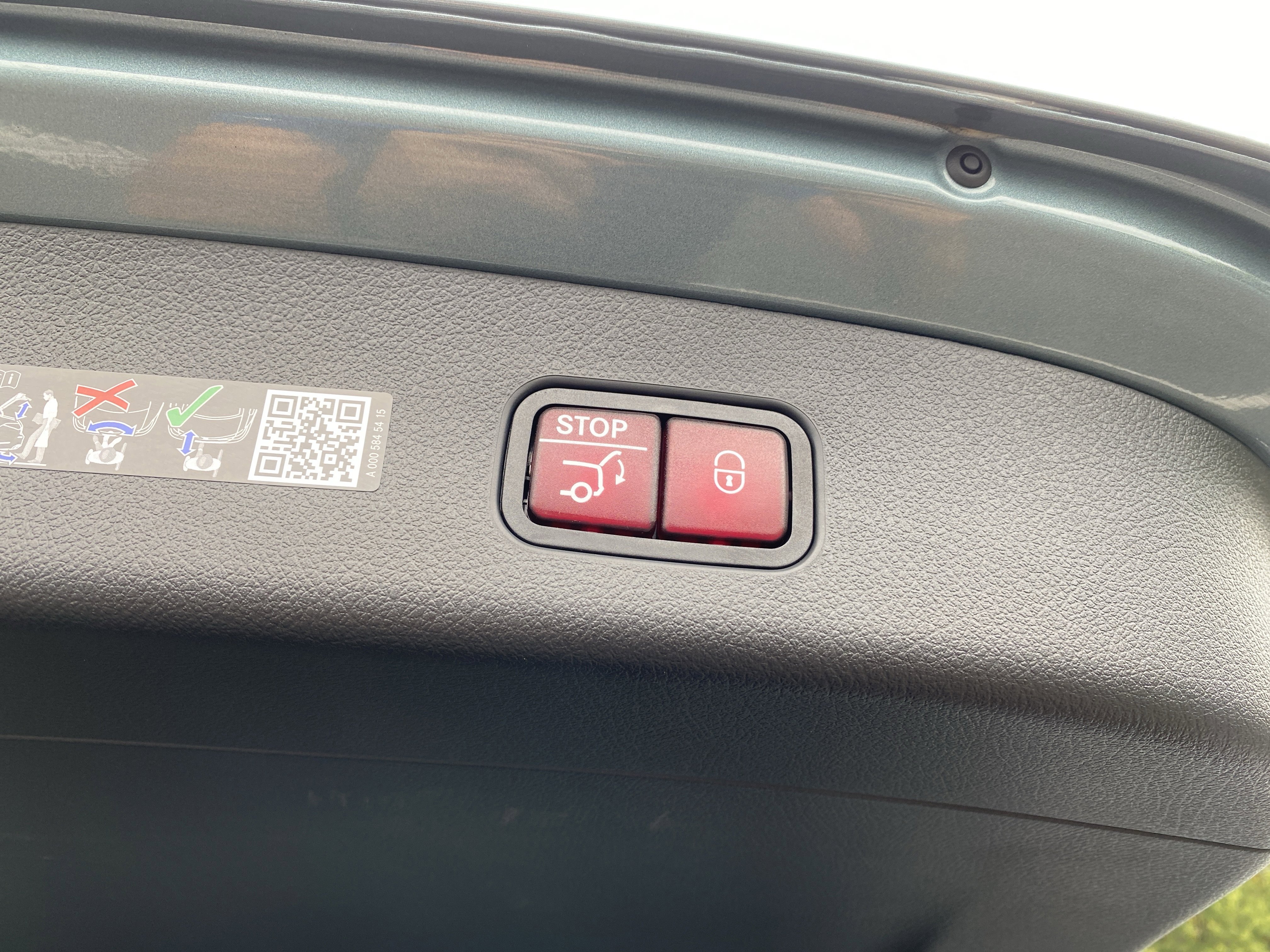 Used 2025 Mercedes-Benz GLC 300 4MATIC image 26