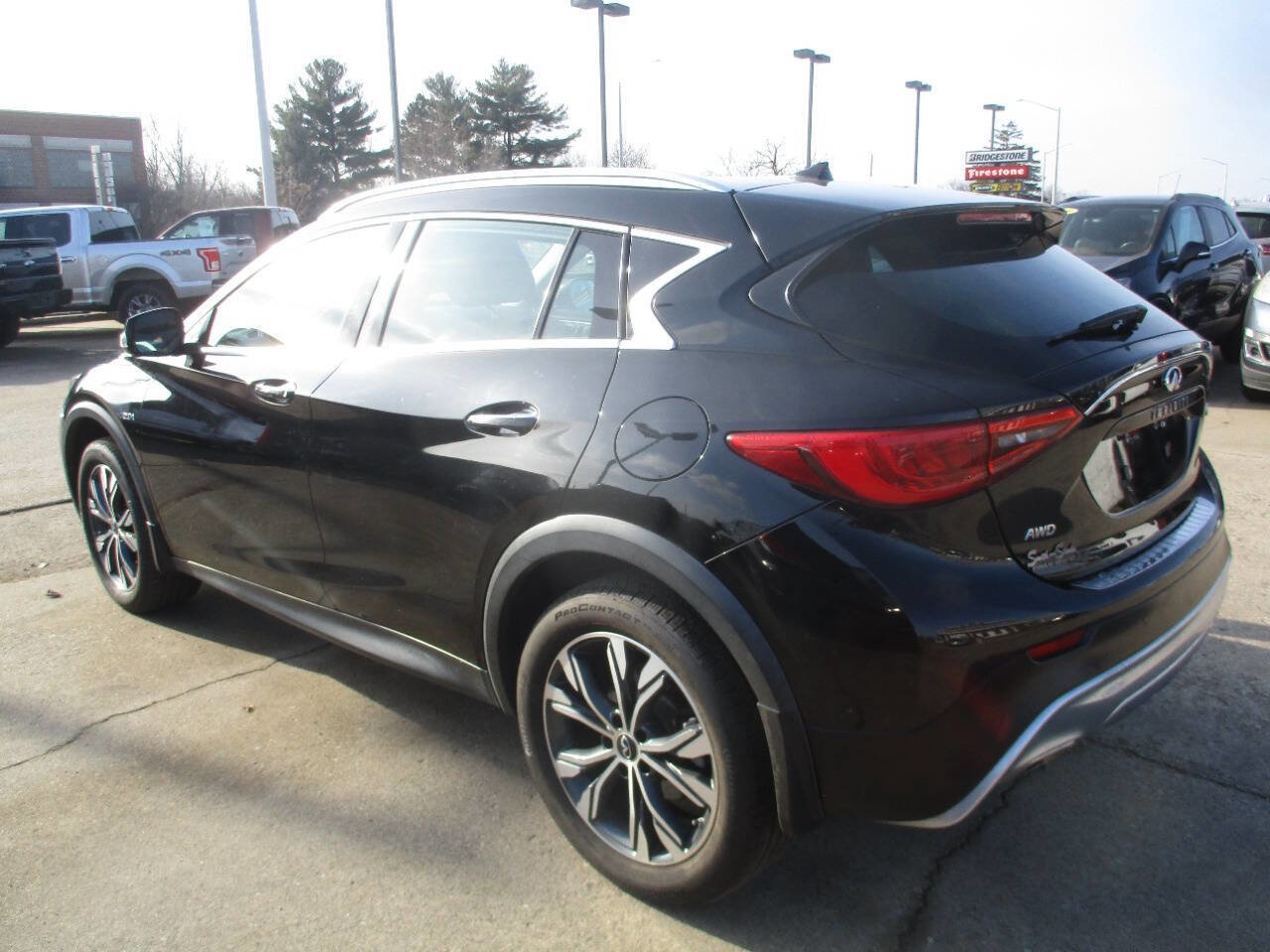 Used 2018 INFINITI QX30 AWD image 4