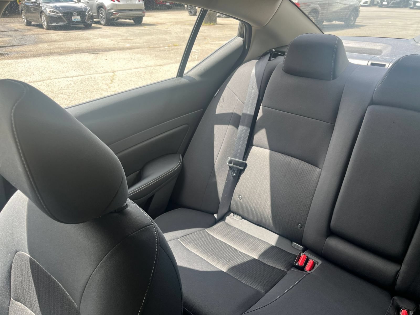 Used 2025 Nissan Altima 2.5 SV FWD image 40