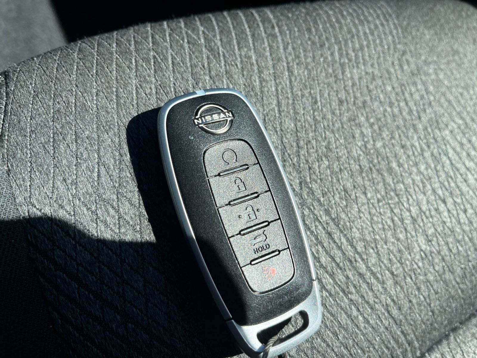 Used 2025 Nissan Rogue SV FWD image 27