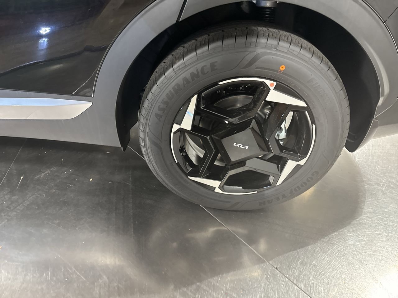 New 2026 Kia Sportage EX image 12