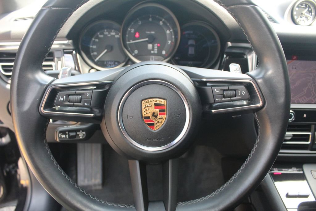 Used 2022 Porsche Macan AWD/4WD image 17