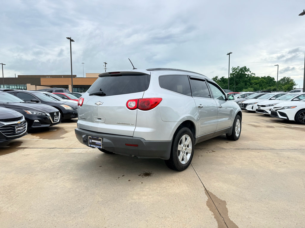 Used 2011 Chevrolet Traverse LT FWD image 7