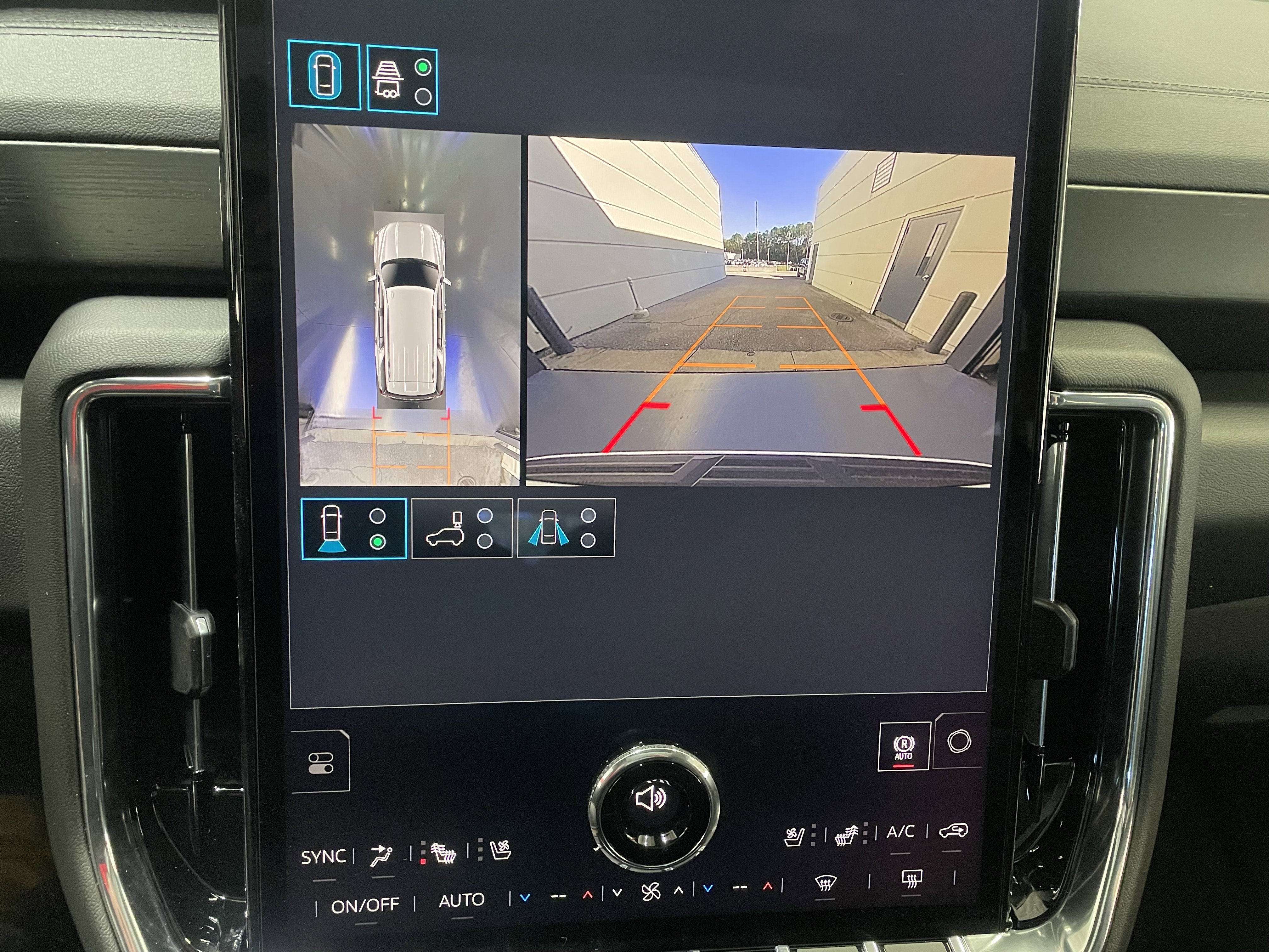 New 2026 GMC Yukon Denali w/ Sun & Power Step Package image 21