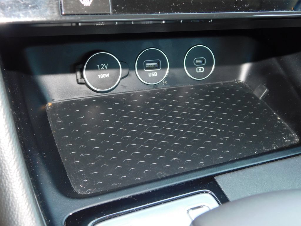 Used 2025 Genesis G70 2.5T AWD/4WD image 32