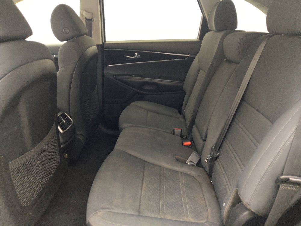 Used 2020 Kia Sorento LX FWD image 18