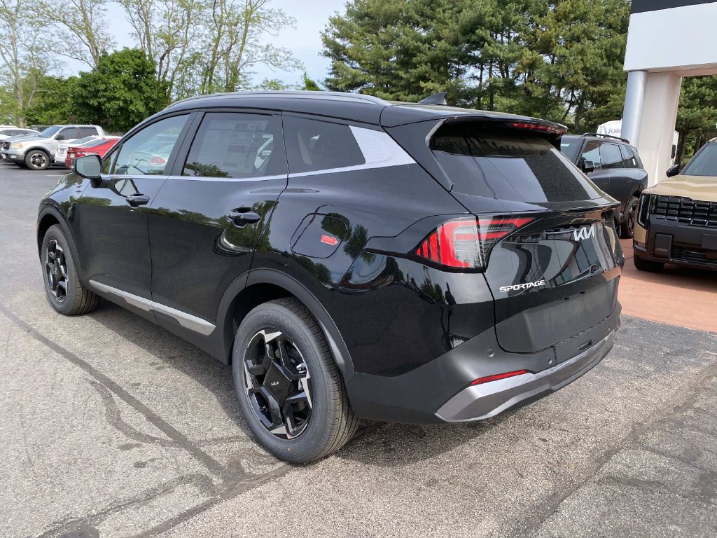 New 2026 Kia Sportage EX AWD/4WD image 3