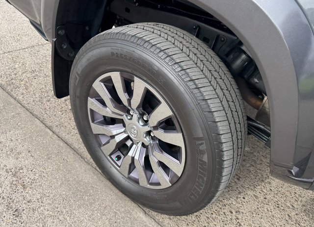 Used 2021 Toyota Tacoma Limited image 26