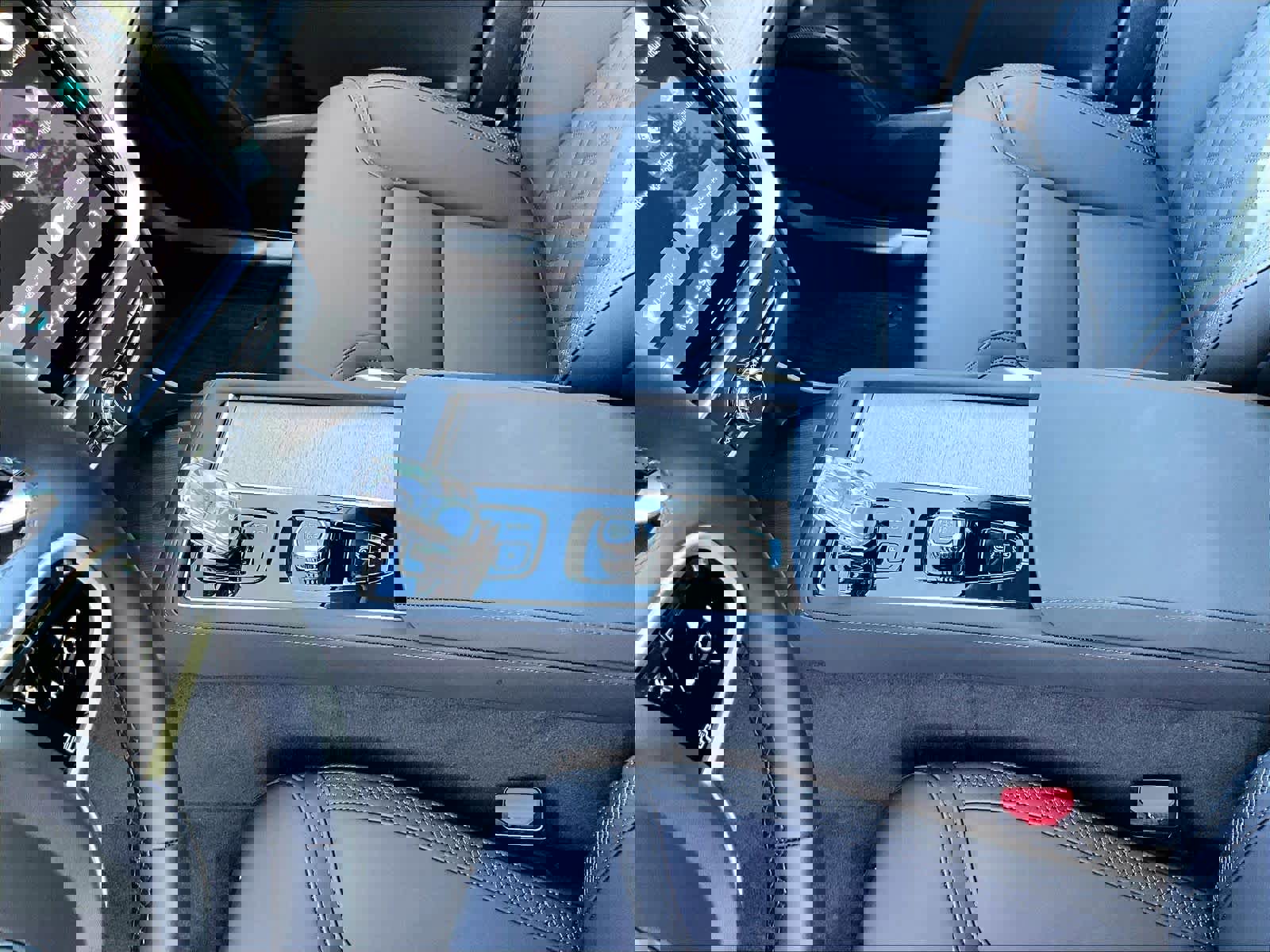 Used 2026 Volvo XC90 B6 Plus w/ Protection Package image 20