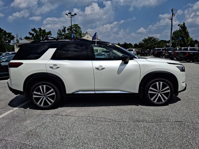 Used 2024 Nissan Pathfinder Platinum w/ Cargo Package AWD/4WD image 12