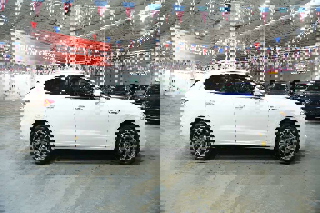 Used 2017 Maserati Levante S image 12