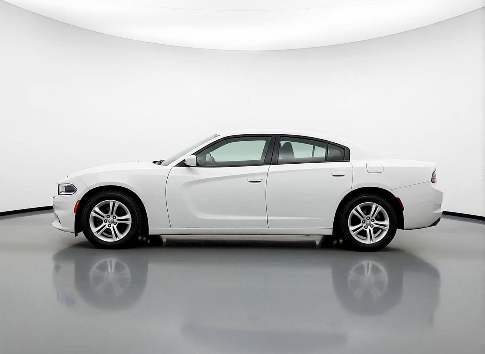 Used 2022 Dodge Charger SXT image 4