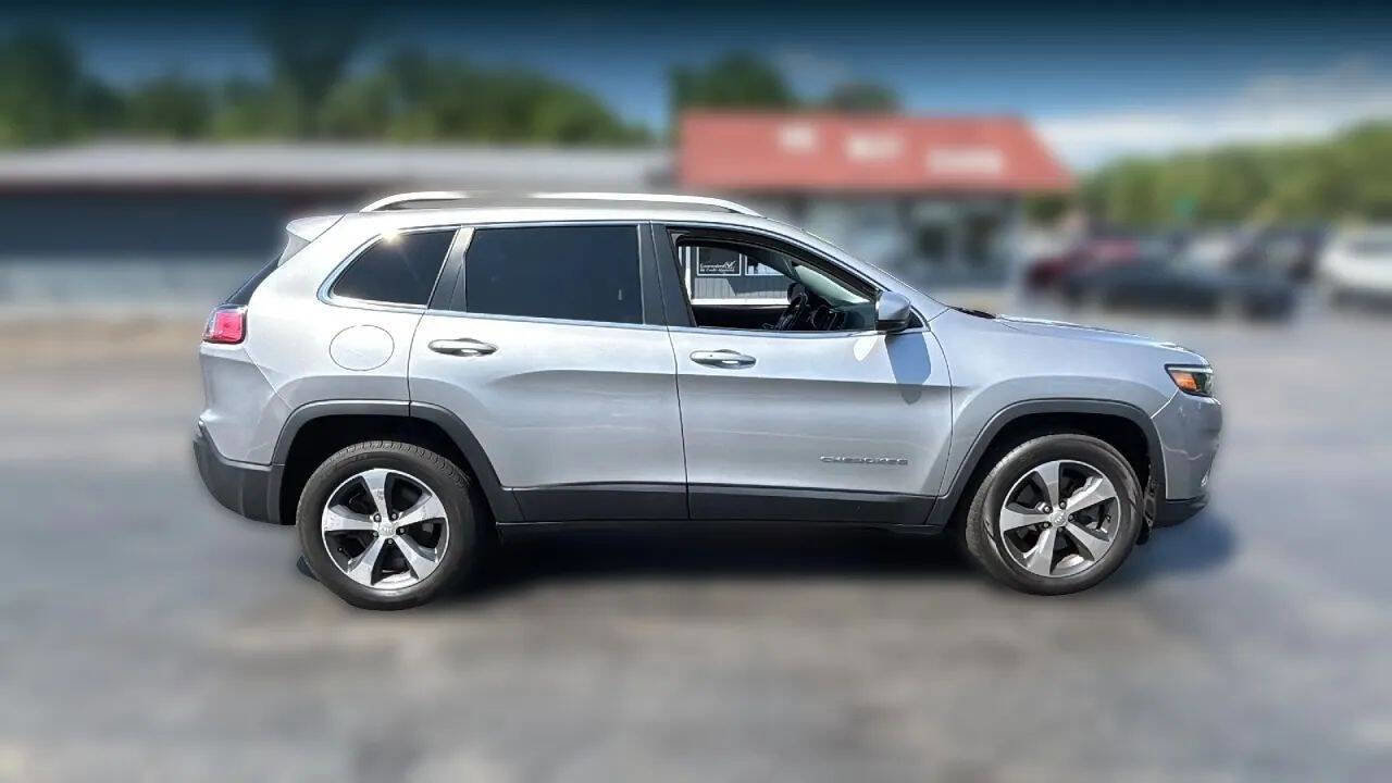 Used 2019 Jeep Cherokee Limited image 8