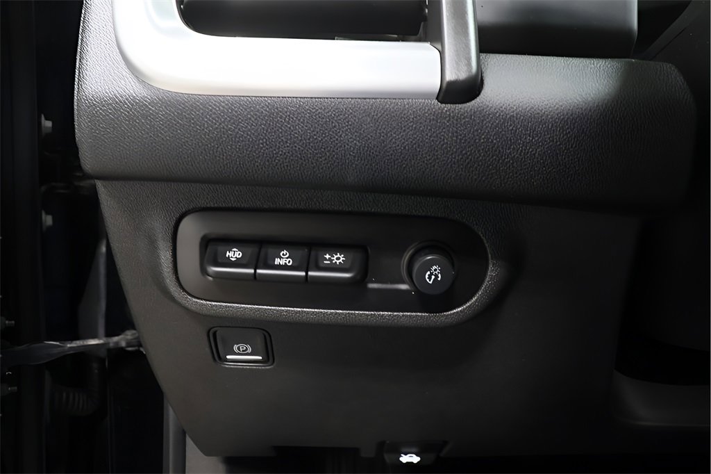 Used 2022 GMC Terrain SLT w/ Tech Package image 18