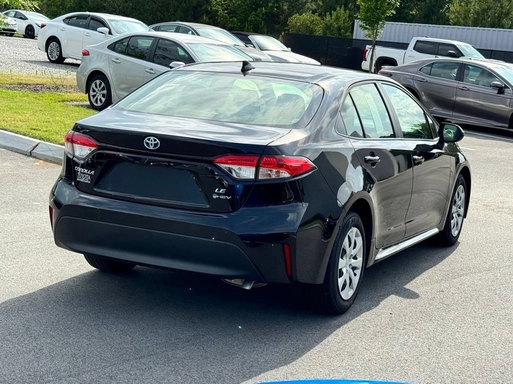 Used 2025 Toyota Corolla LE w/ Convenience Package FWD image 8