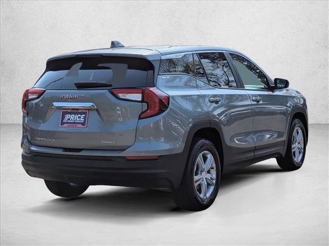 Used 2024 GMC Terrain SLE image 5