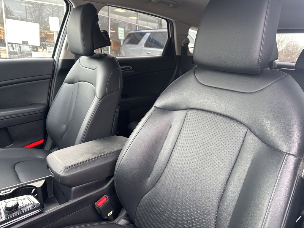 Used 2023 Kia Sportage EX image 11