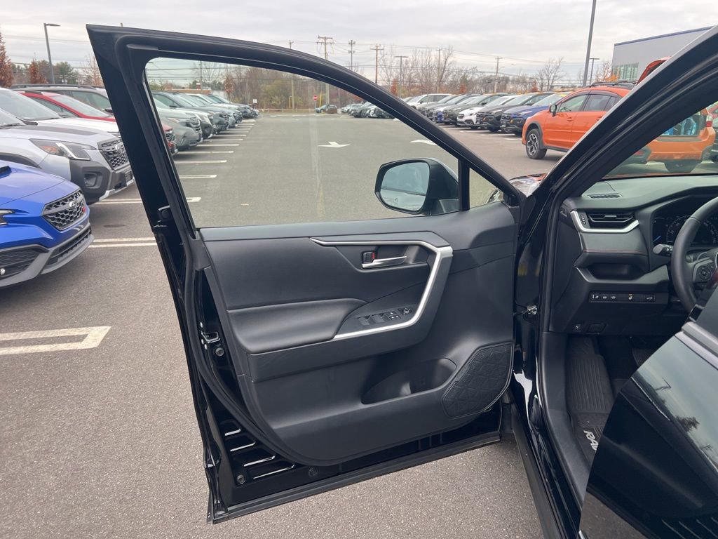 Used 2023 Toyota RAV4 SE image 24