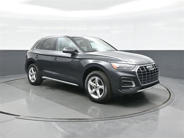 Used 2023 Audi Q5 2.0T Premium w/ Convenience Package image 1