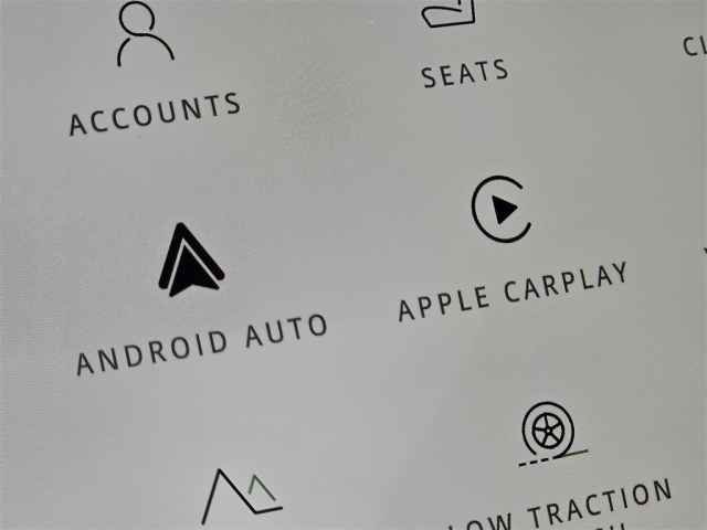 New 2025 Land Rover Discovery Sport S image 8