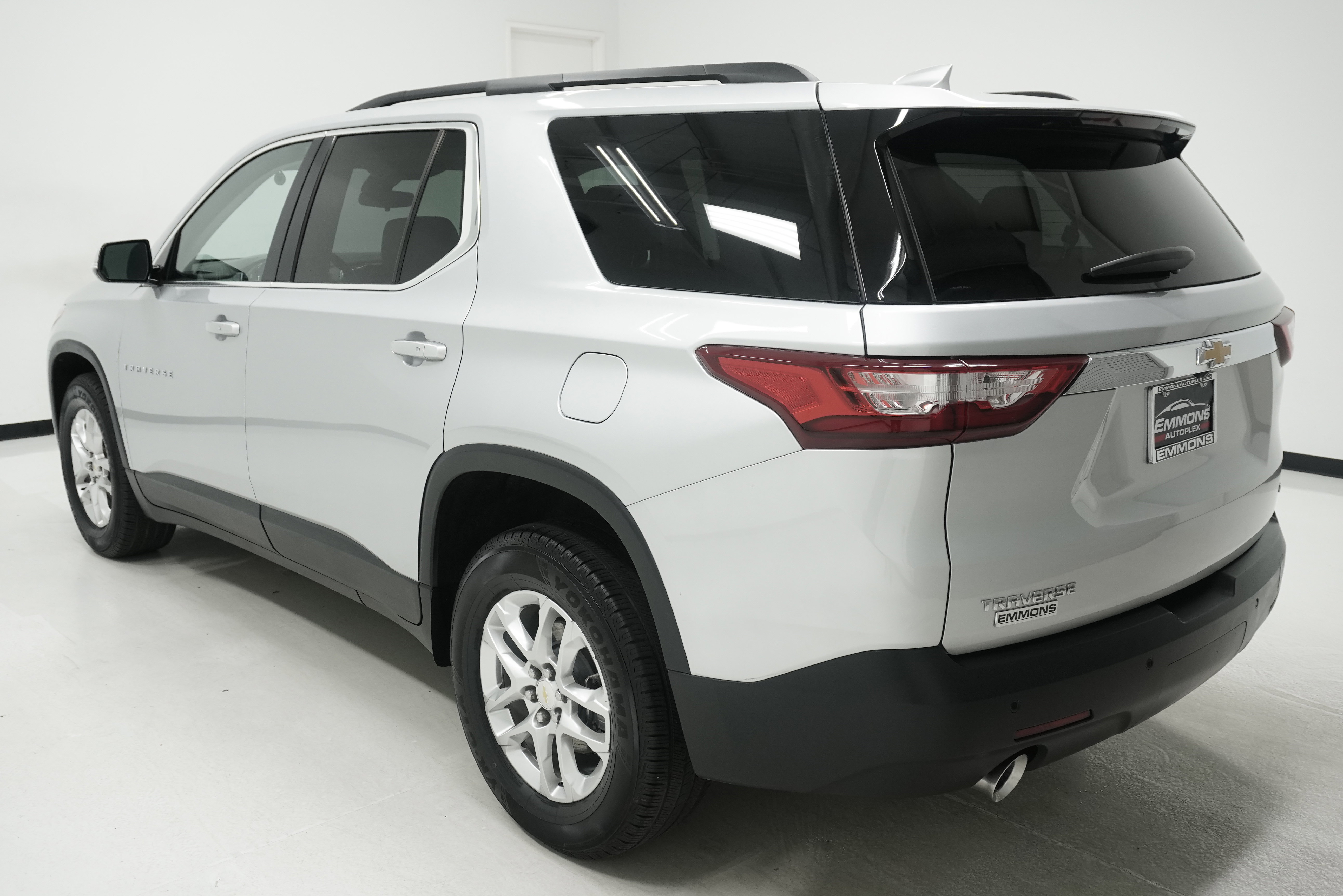 Used 2020 Chevrolet Traverse LT w/ Driver Confidence II Package FWD image 6