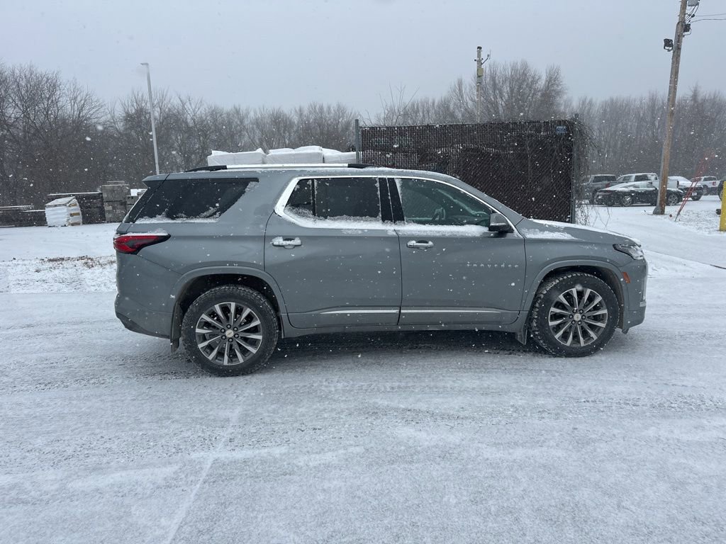 Used 2023 Chevrolet Traverse Premier image 6