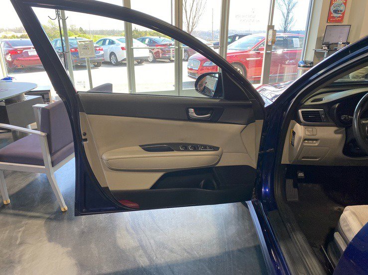 Used 2016 Kia Optima LX FWD image 13