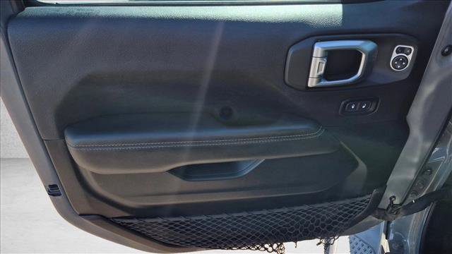 Used 2020 Jeep Gladiator Overland AWD/4WD image 10