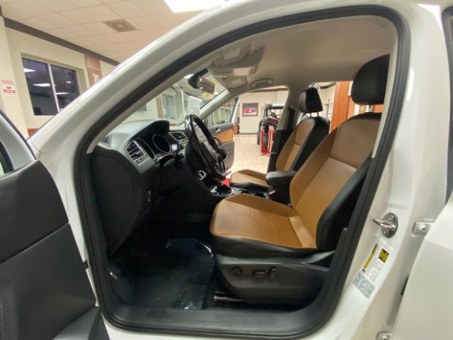 Used 2018 Volkswagen Tiguan SE AWD/4WD image 19