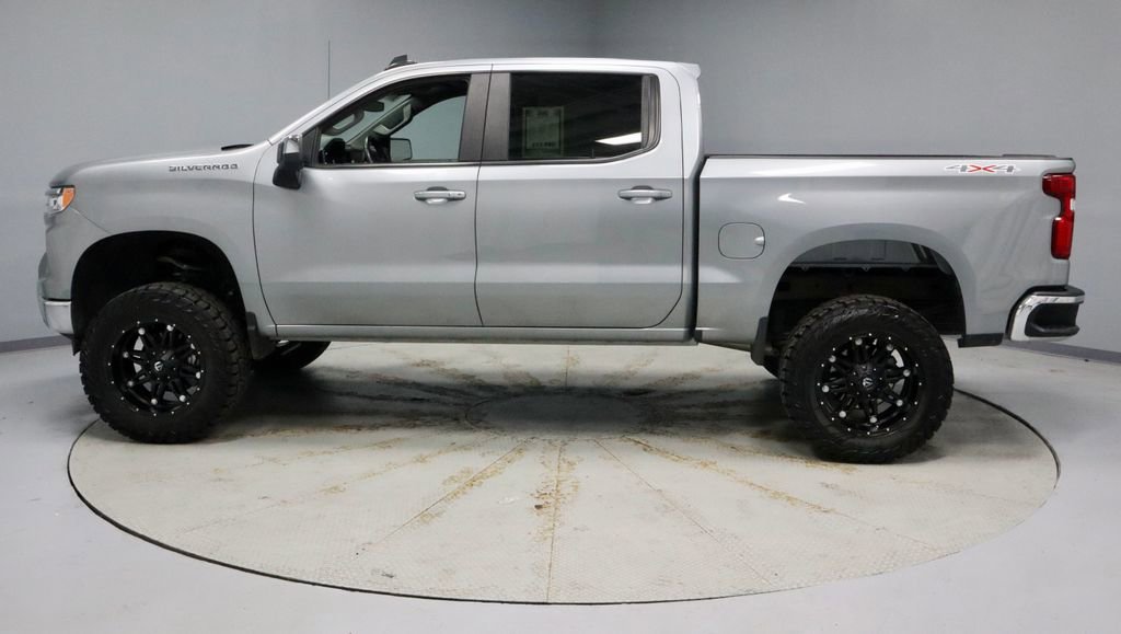 Used 2025 Chevrolet Silverado 1500 LT AWD/4WD image 10