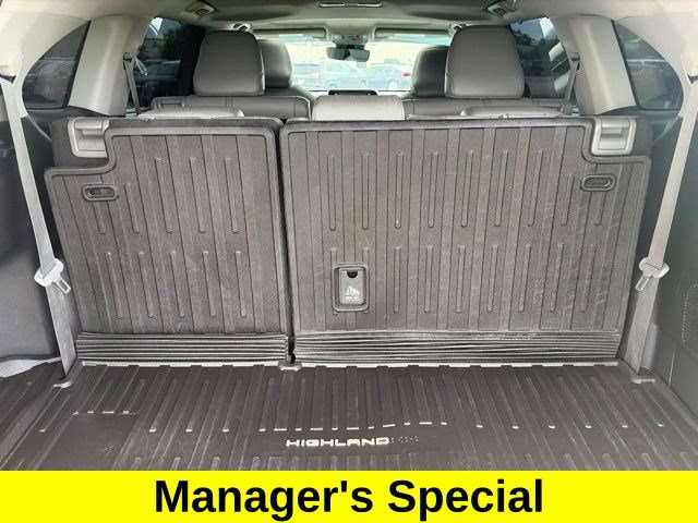 Used 2020 Toyota Highlander XLE AWD/4WD image 37