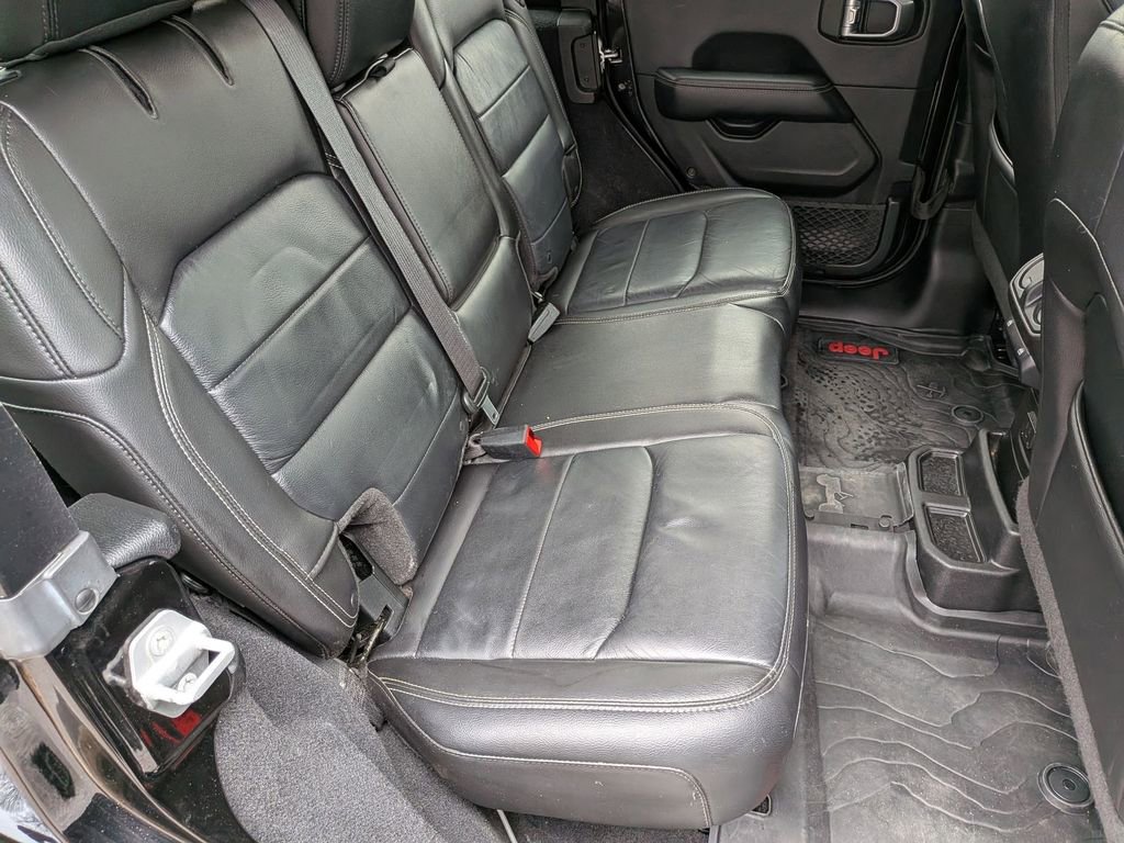 Certified 2018 Jeep Wrangler Unlimited Sahara image 23