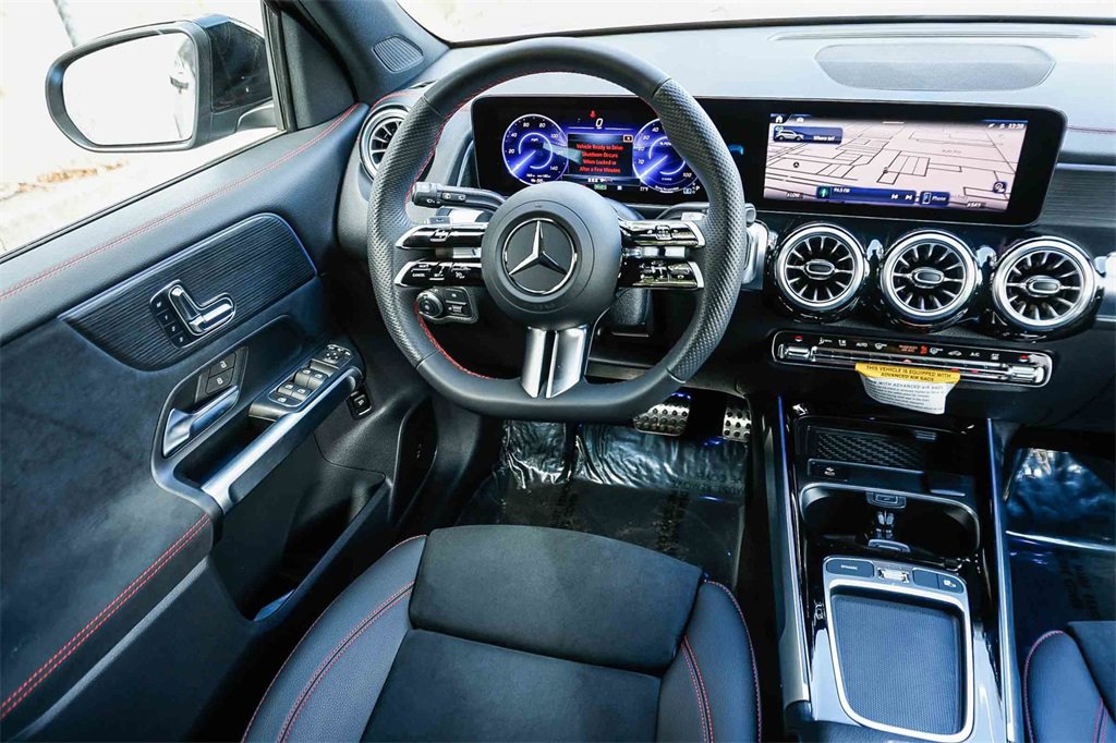 Used 2024 Mercedes-Benz EQB 300 4MATIC image 14