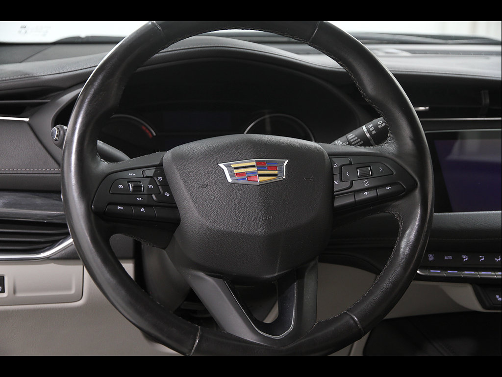 Used 2019 Cadillac XT4 Premium Luxury w/ Cold Weather Package AWD/4WD image 7