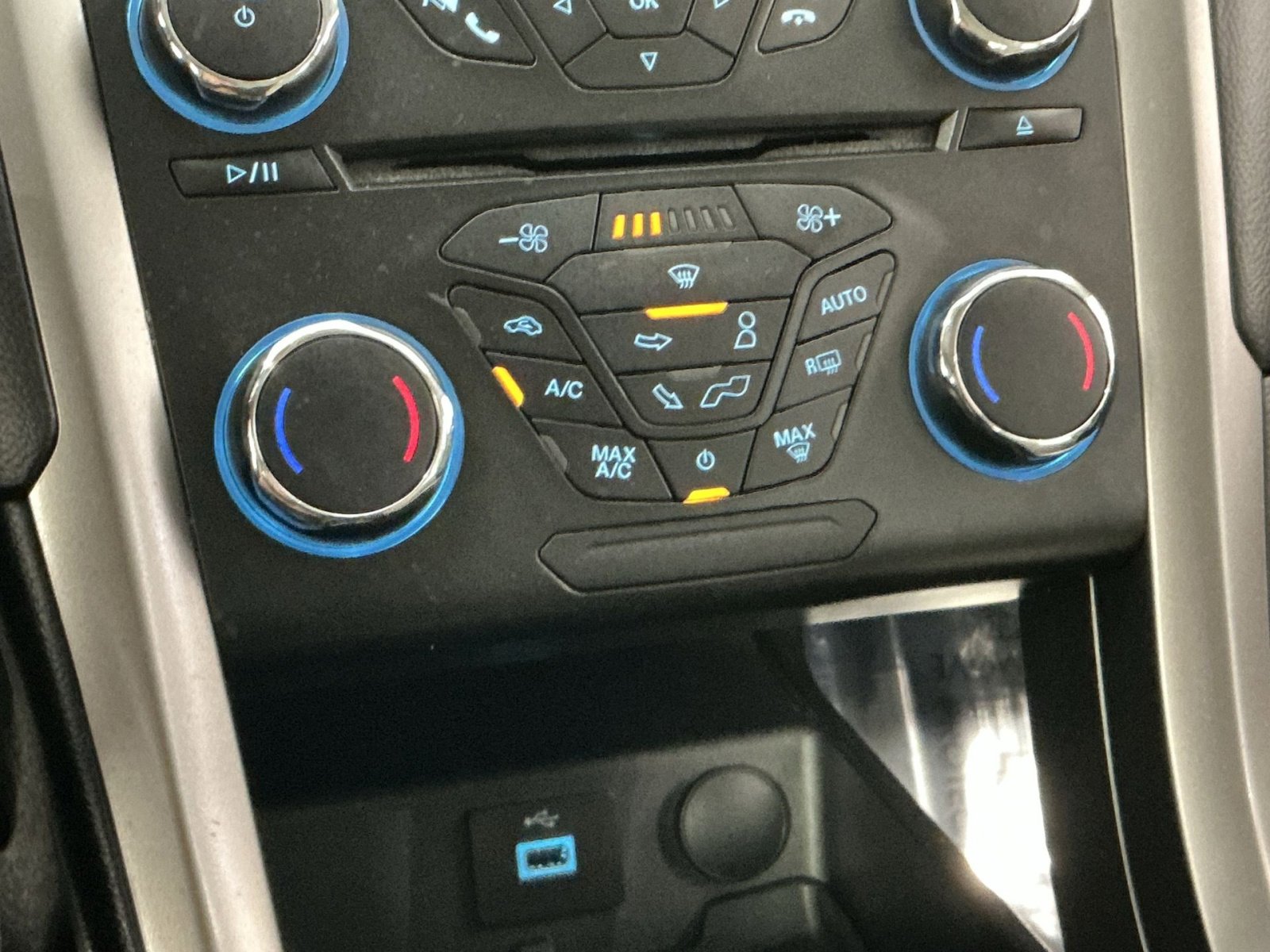 Used 2018 Ford Fusion S FWD image 21
