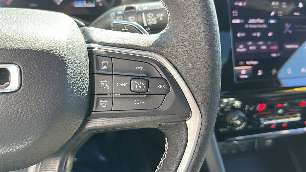 New 2025 Jeep Grand Cherokee Laredo X w/ Luxury Tech Group I image 17