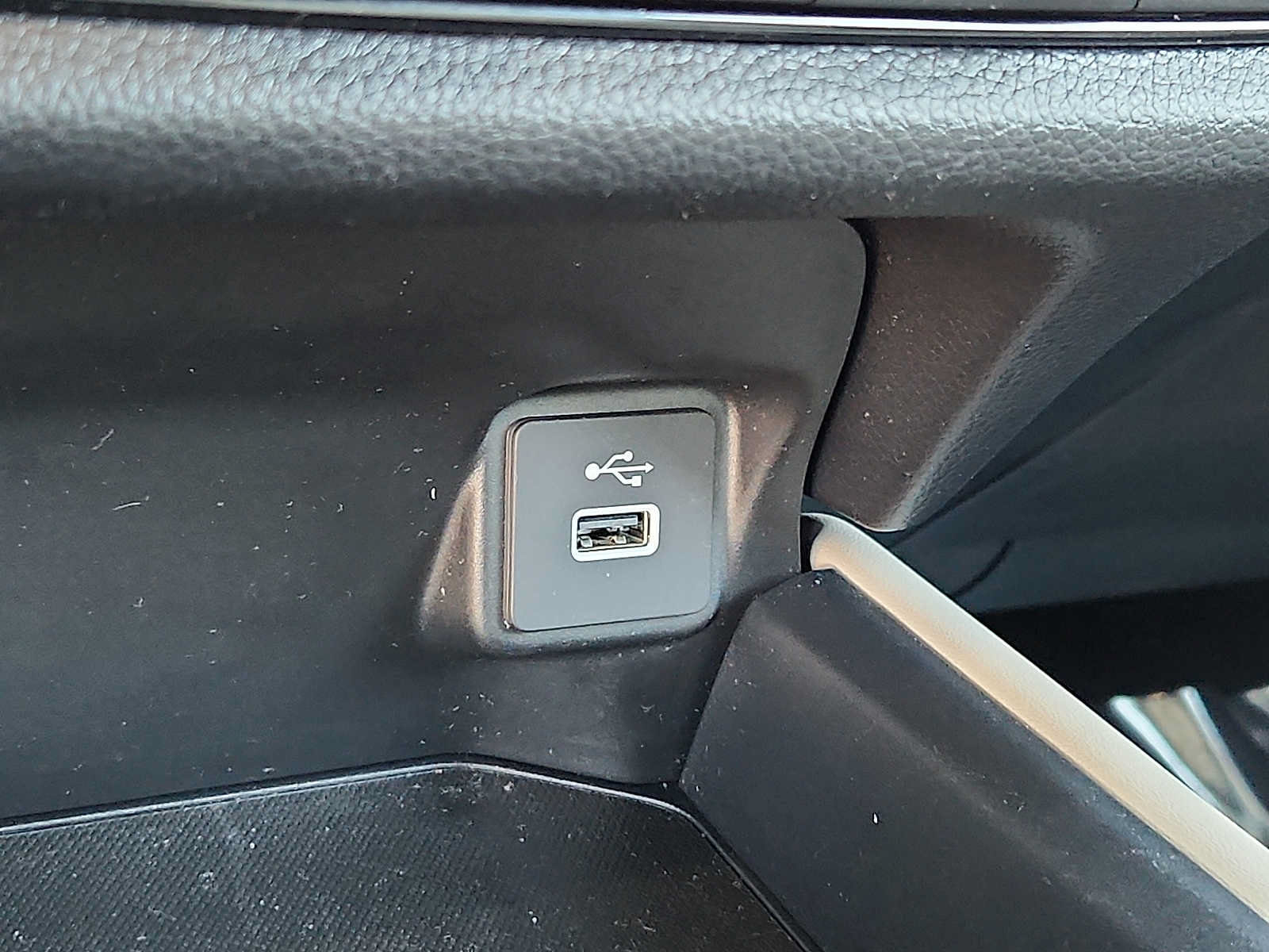 Certified 2024 Honda HR-V LX image 24