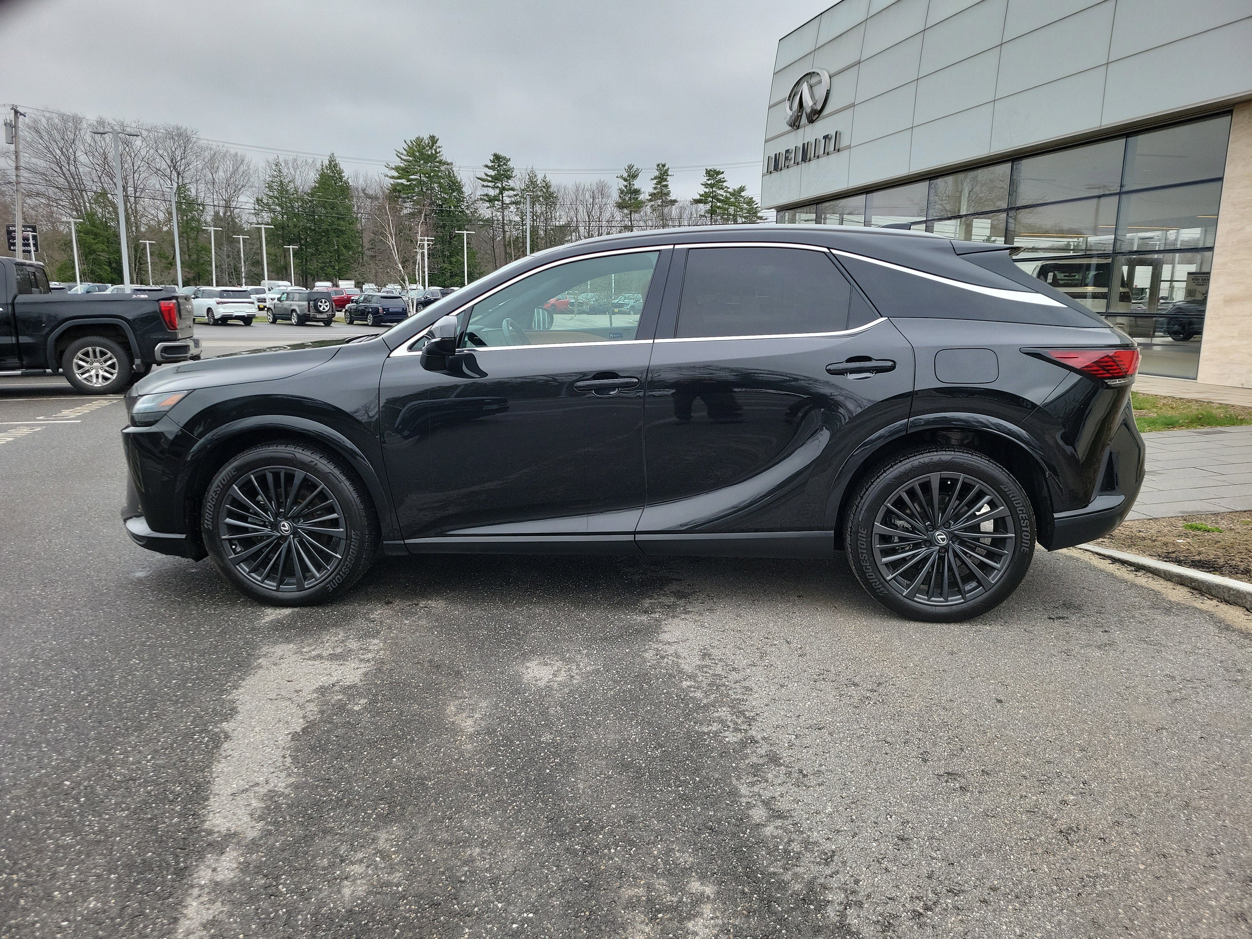 Used 2024 Lexus RX 350 Premium w/ Accessory Package (Z1) AWD/4WD image 2